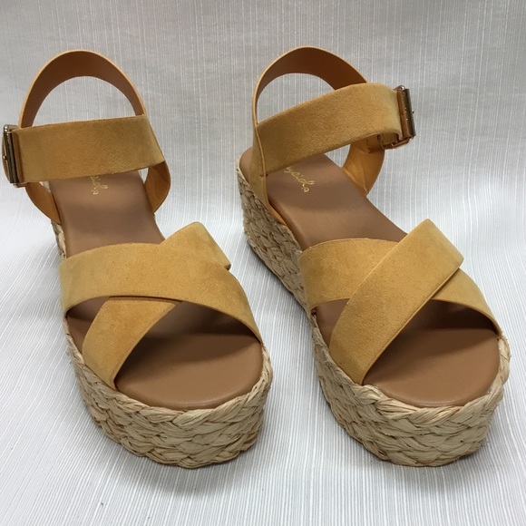 Qupid New Yellowish Wedge Wedges - Picture 2 of 7